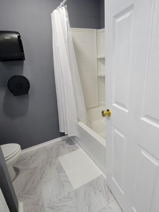 Nice & Cozy Bedroom At Gp'S Grand Prairie Exterior foto