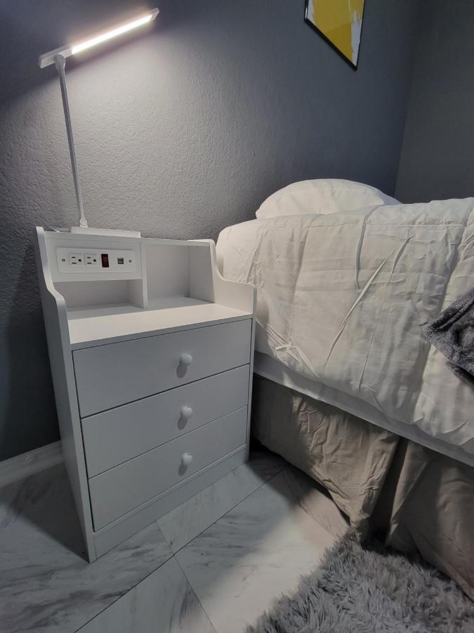 Nice & Cozy Bedroom At Gp'S Grand Prairie Exterior foto